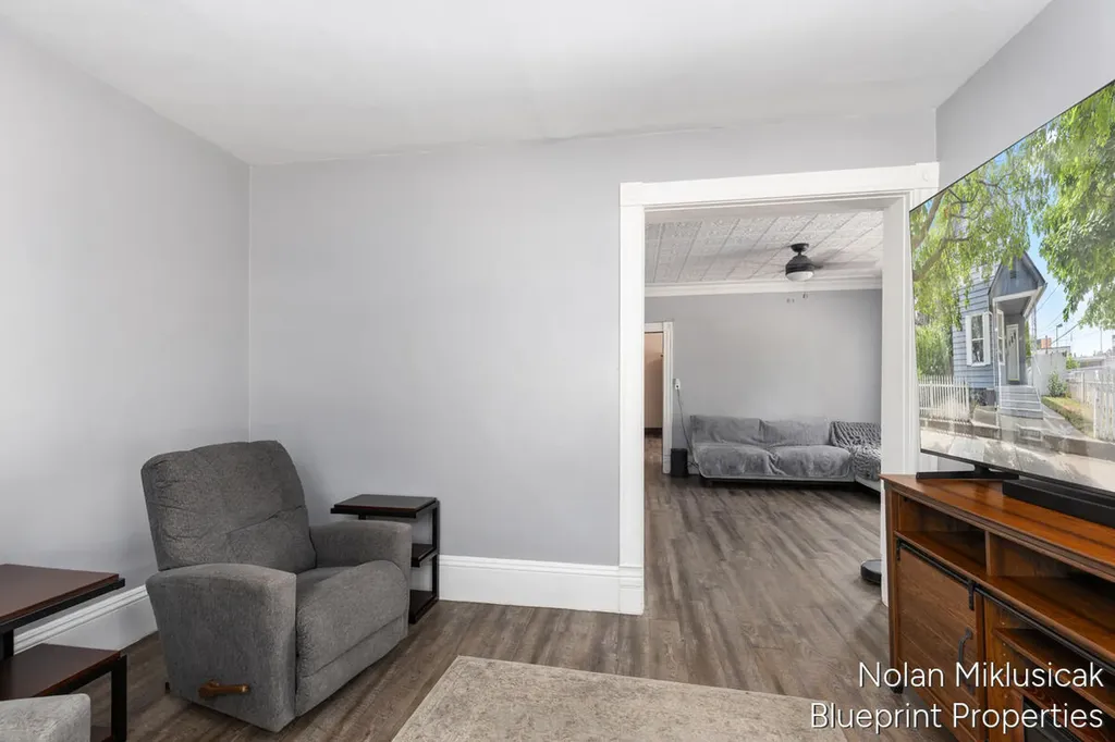 1147 Jennette Avenue NW Grand Rapids City MI 49504