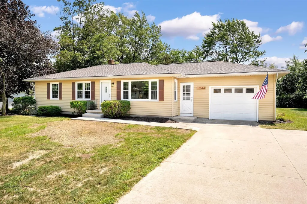 1244 Hillcrest Drive Dorr Township MI 49348