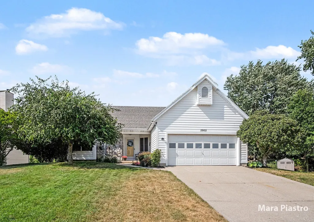 2955 Wildflower Lane SE Kentwood City MI 49512