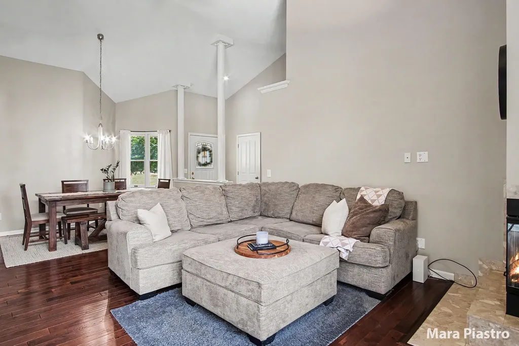2955 Wildflower Lane SE Kentwood City MI 49512