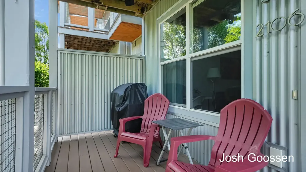 2106 Celadon Drive NE Grand Rapids Charter Township MI 49525