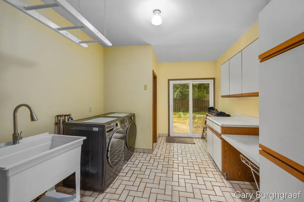 3026 Burton Street SE Grand Rapids City MI 49546