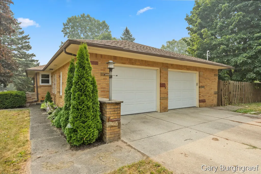 3026 Burton Street SE Grand Rapids City MI 49546