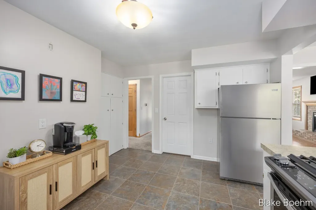 118 Lauderdale Avenue NE Grand Rapids Charter Township MI 49546