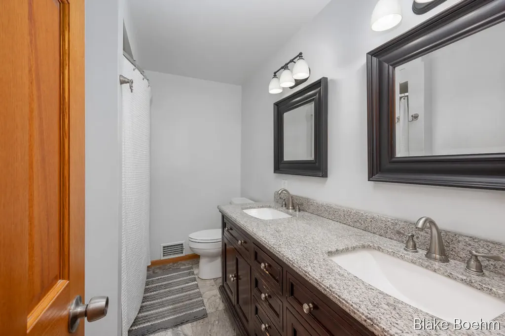 118 Lauderdale Avenue NE Grand Rapids Charter Township MI 49546