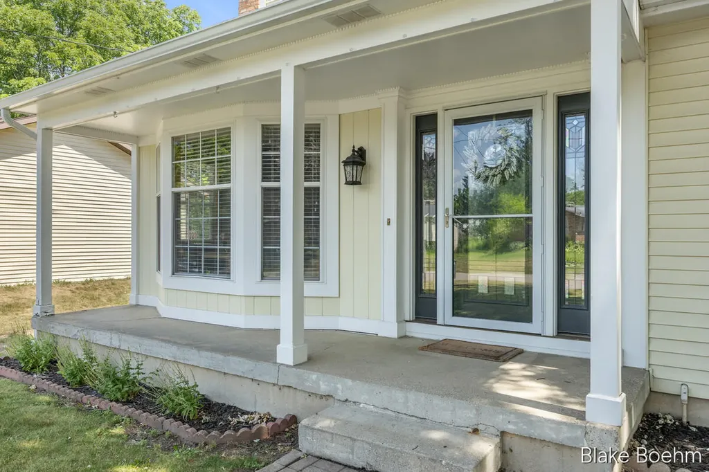 118 Lauderdale Avenue NE Grand Rapids Charter Township MI 49546