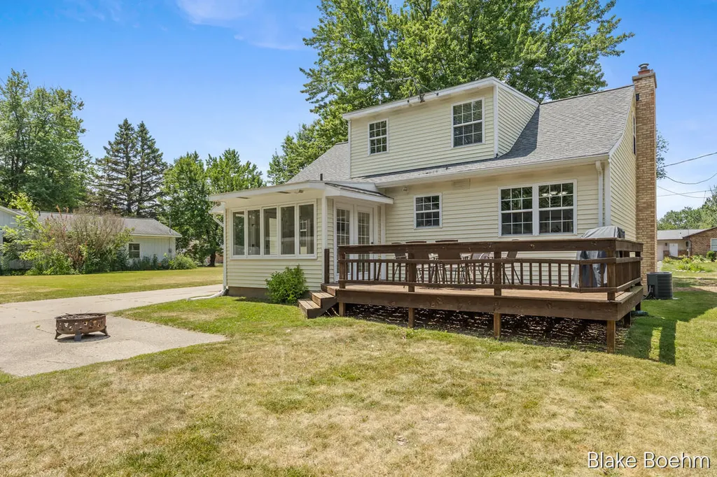 118 Lauderdale Avenue NE Grand Rapids Charter Township MI 49546