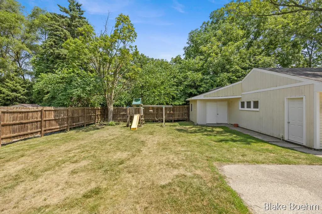 118 Lauderdale Avenue NE Grand Rapids Charter Township MI 49546