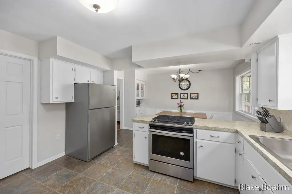 118 Lauderdale Avenue NE Grand Rapids Charter Township MI 49546