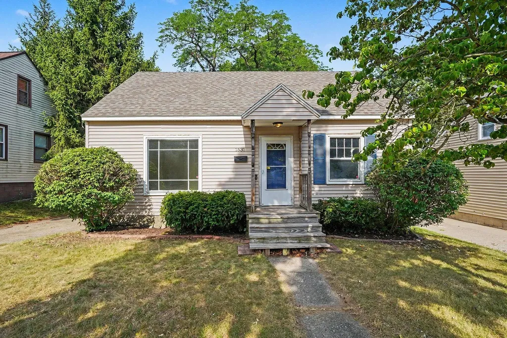 1531 Edward Avenue SE Grand Rapids City MI 49507