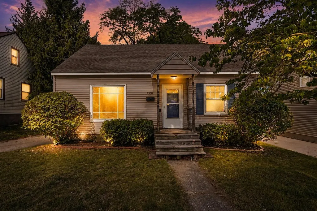 1531 Edward Avenue SE Grand Rapids City MI 49507