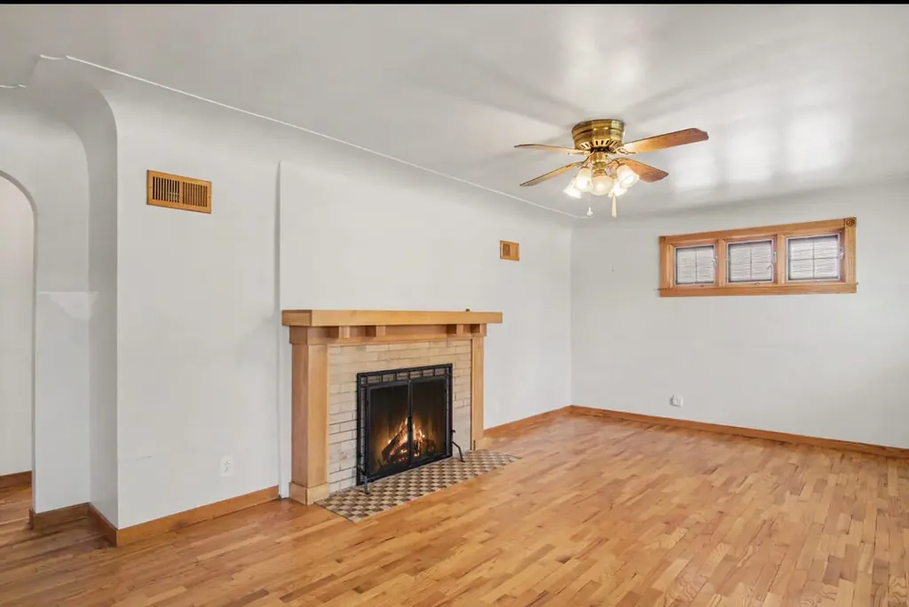 1017 Pearl Street Belding City MI 48809