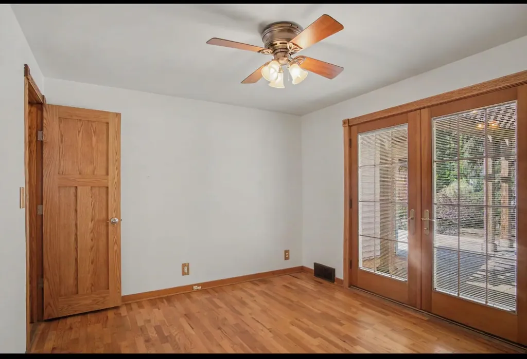 1017 Pearl Street Belding City MI 48809