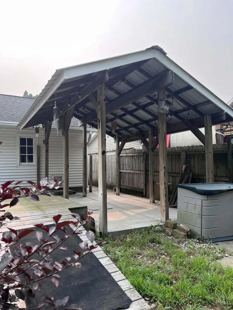 1017 Pearl Street Belding City MI 48809