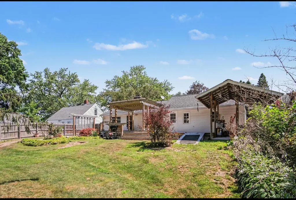 1017 Pearl Street Belding City MI 48809