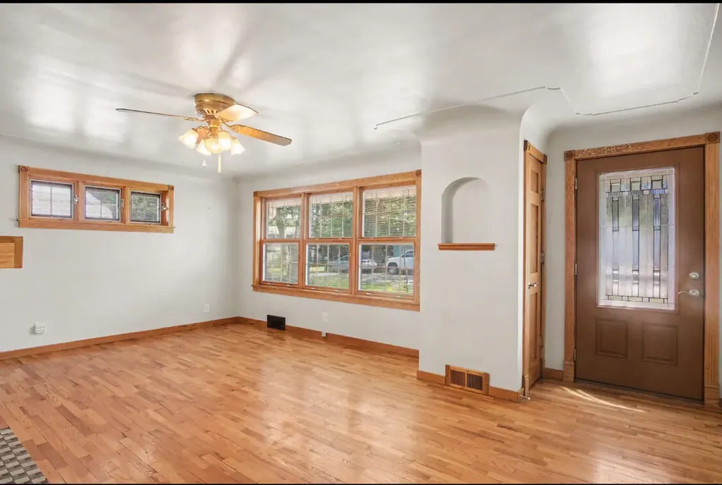 1017 Pearl Street Belding City MI 48809