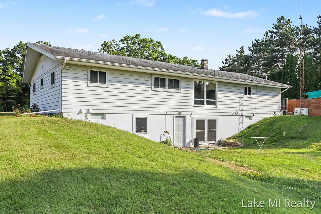 24065 M-78 Pennfield Charter Township MI 49017