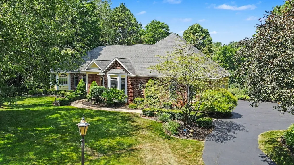 4959 NE Dun Robin Drive NE Cannon Township MI 49306
