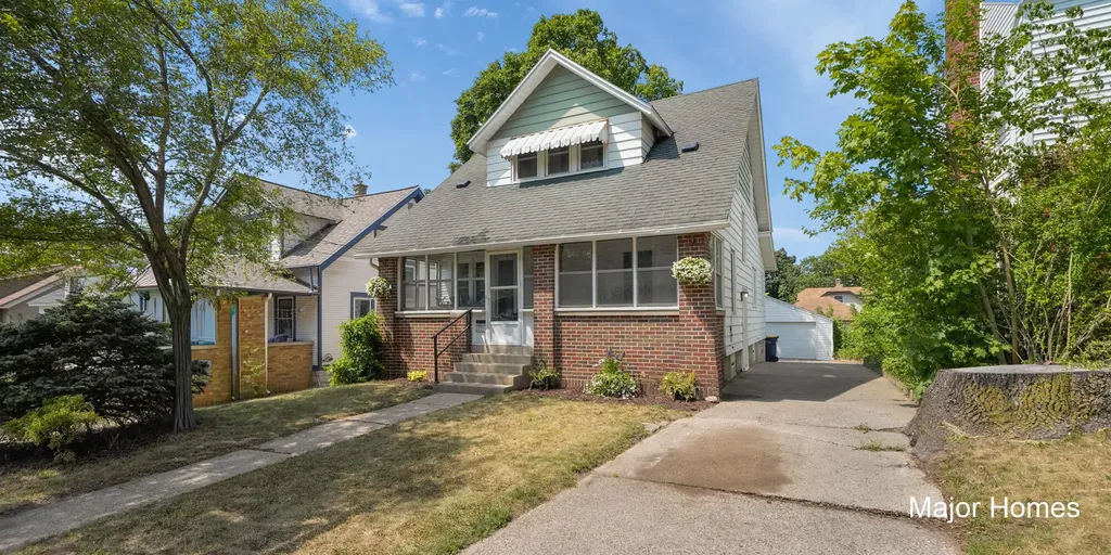 1229 Dickinson Street SE Grand Rapids City MI 49507