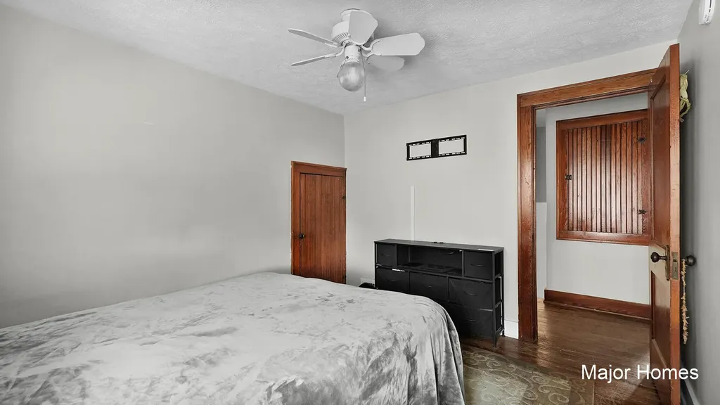 1229 Dickinson Street SE Grand Rapids City MI 49507