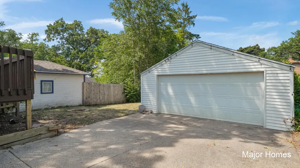 1229 Dickinson Street SE Grand Rapids City MI 49507