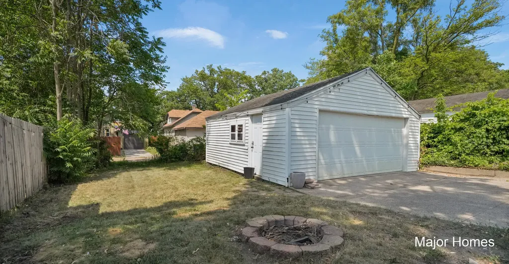 1229 Dickinson Street SE Grand Rapids City MI 49507