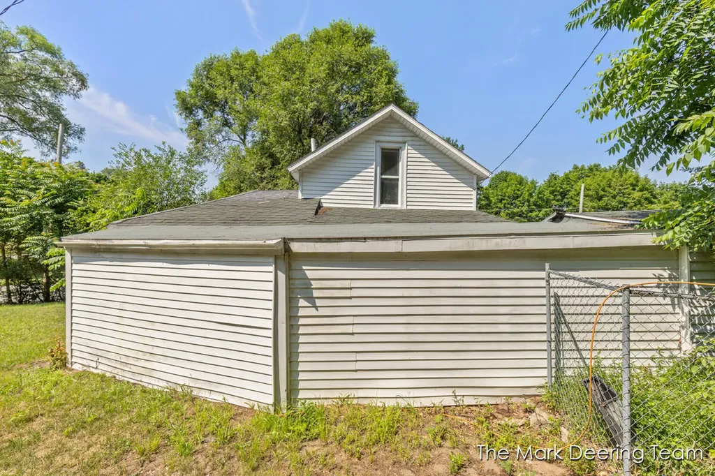 522 Ionia Street Belding City MI 48809