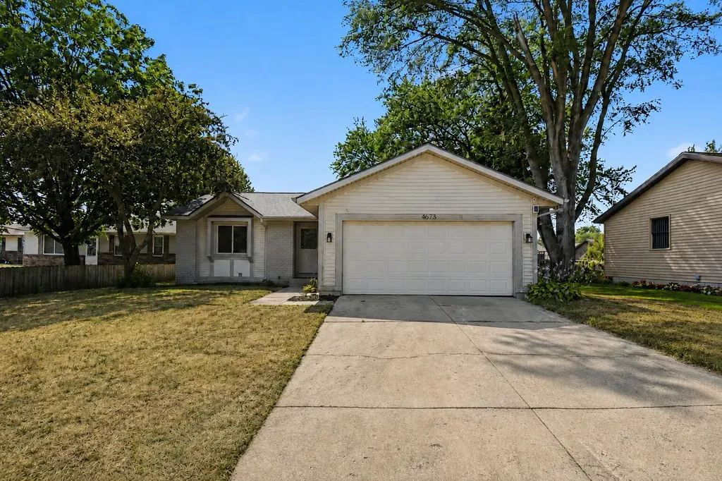 4673 Flying Eagle Drive SE Kentwood City MI 49548
