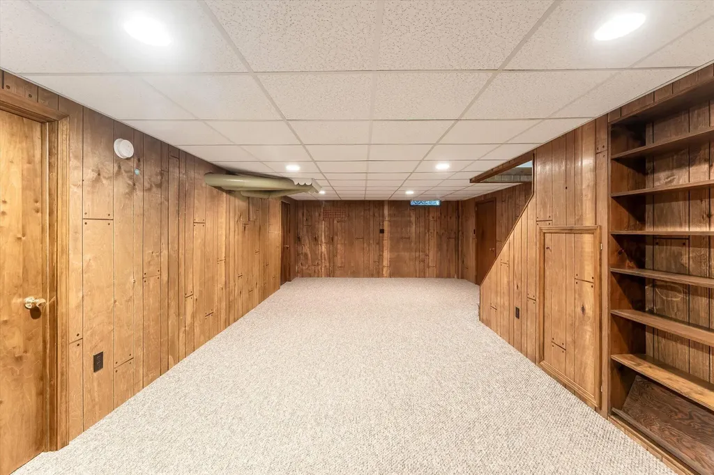 68 E 30th Street Holland City MI 49423