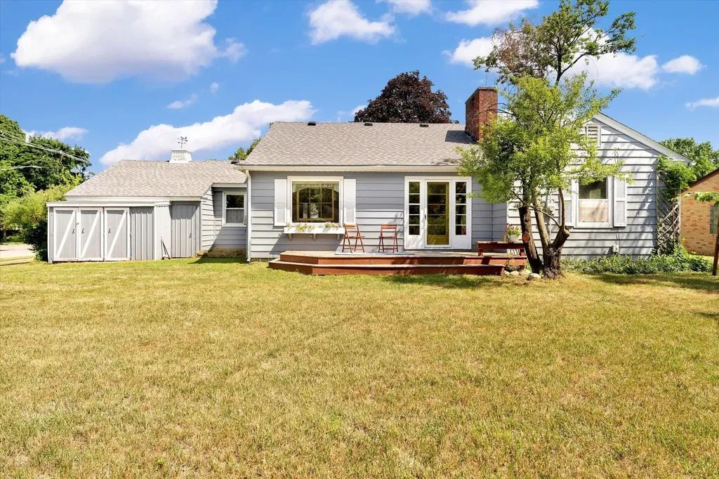 68 E 30th Street Holland City MI 49423