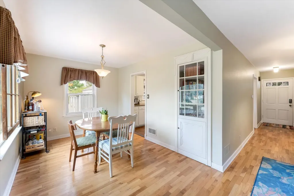 68 E 30th Street Holland City MI 49423