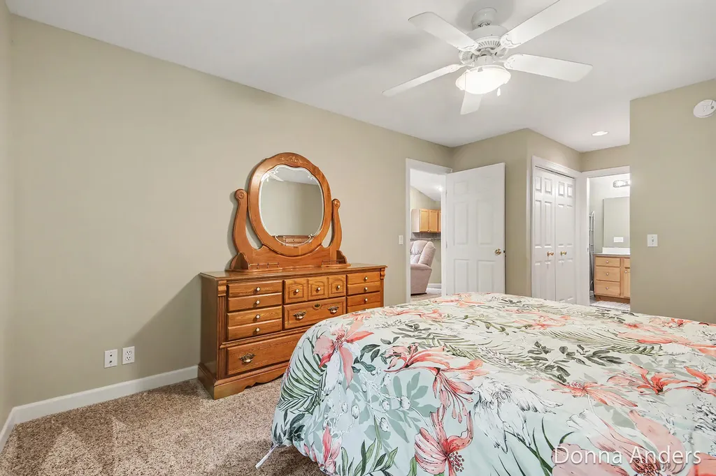 17517 Park Place Circle Ferrysburg City MI 49456