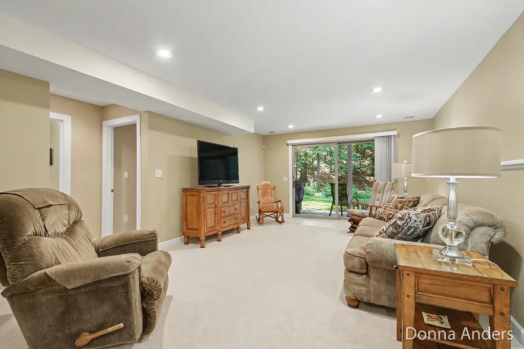 17517 Park Place Circle Ferrysburg City MI 49456