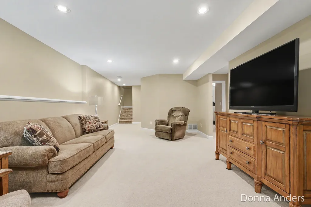 17517 Park Place Circle Ferrysburg City MI 49456