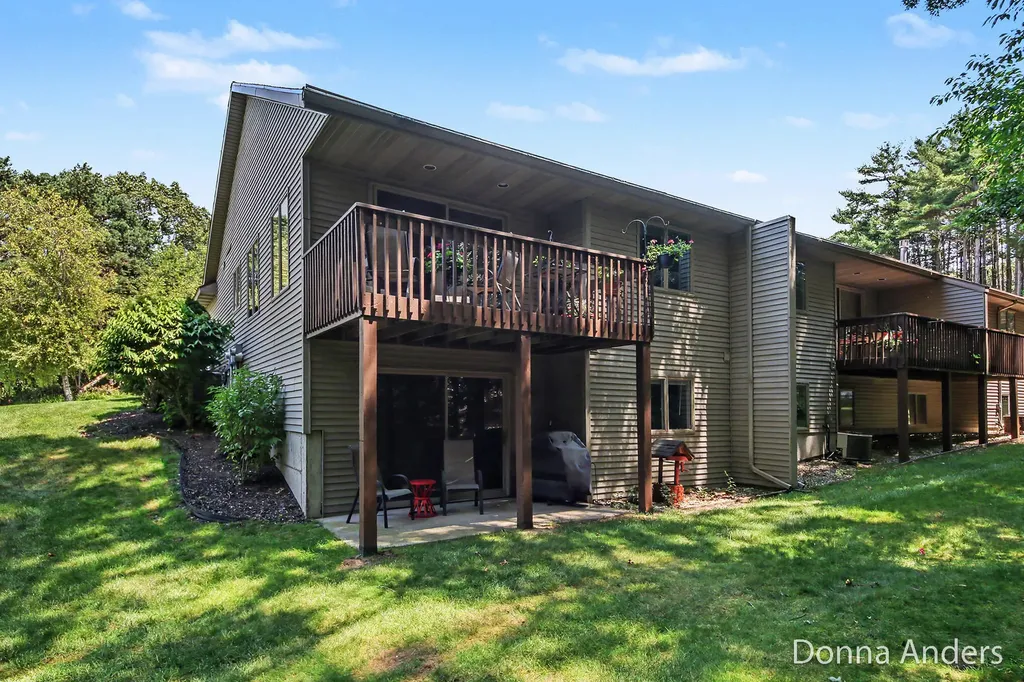 17517 Park Place Circle Ferrysburg City MI 49456