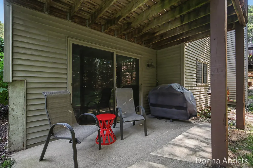 17517 Park Place Circle Ferrysburg City MI 49456