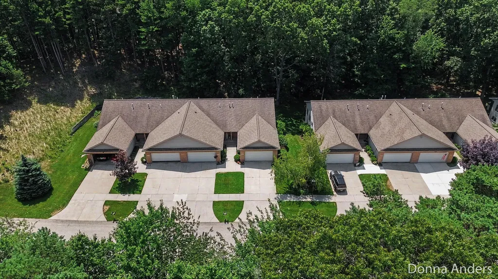 17517 Park Place Circle Ferrysburg City MI 49456