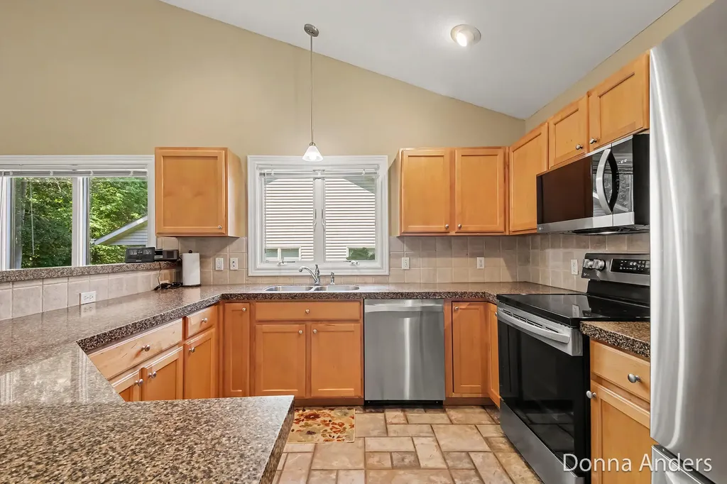 17517 Park Place Circle Ferrysburg City MI 49456