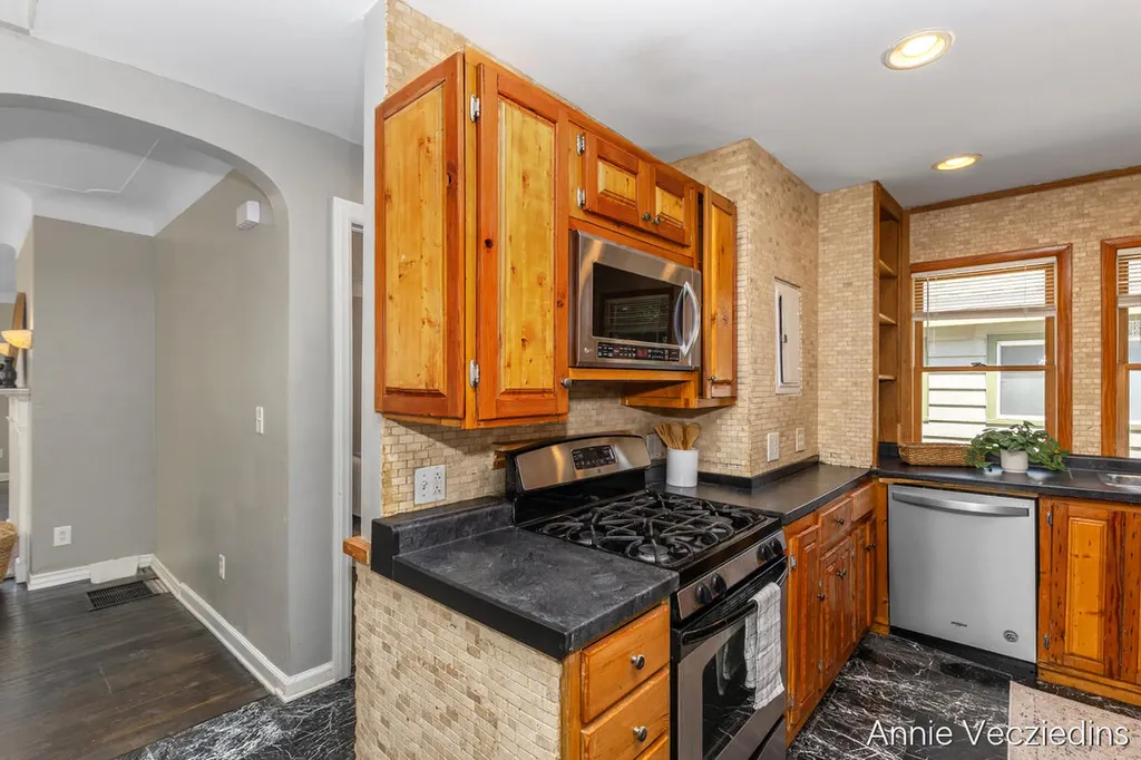 262 Hollister Avenue SE Grand Rapids City MI 49506