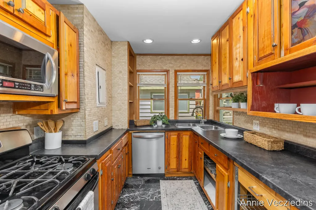 262 Hollister Avenue SE Grand Rapids City MI 49506