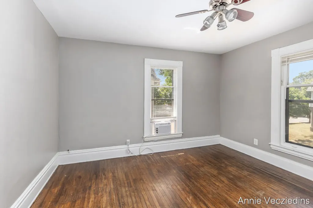 262 Hollister Avenue SE Grand Rapids City MI 49506
