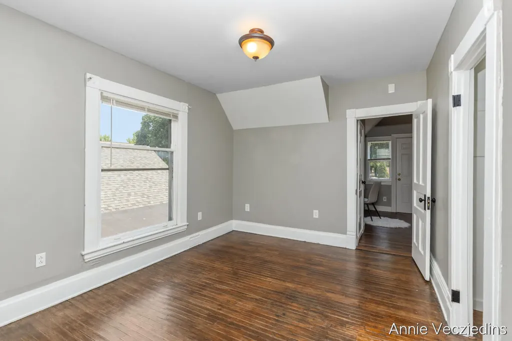 262 Hollister Avenue SE Grand Rapids City MI 49506