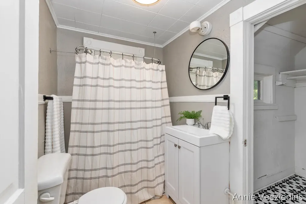 262 Hollister Avenue SE Grand Rapids City MI 49506