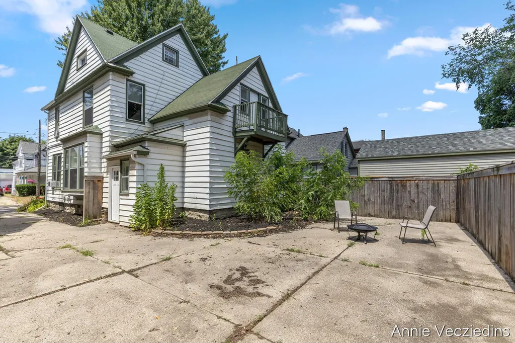 262 Hollister Avenue SE Grand Rapids City MI 49506