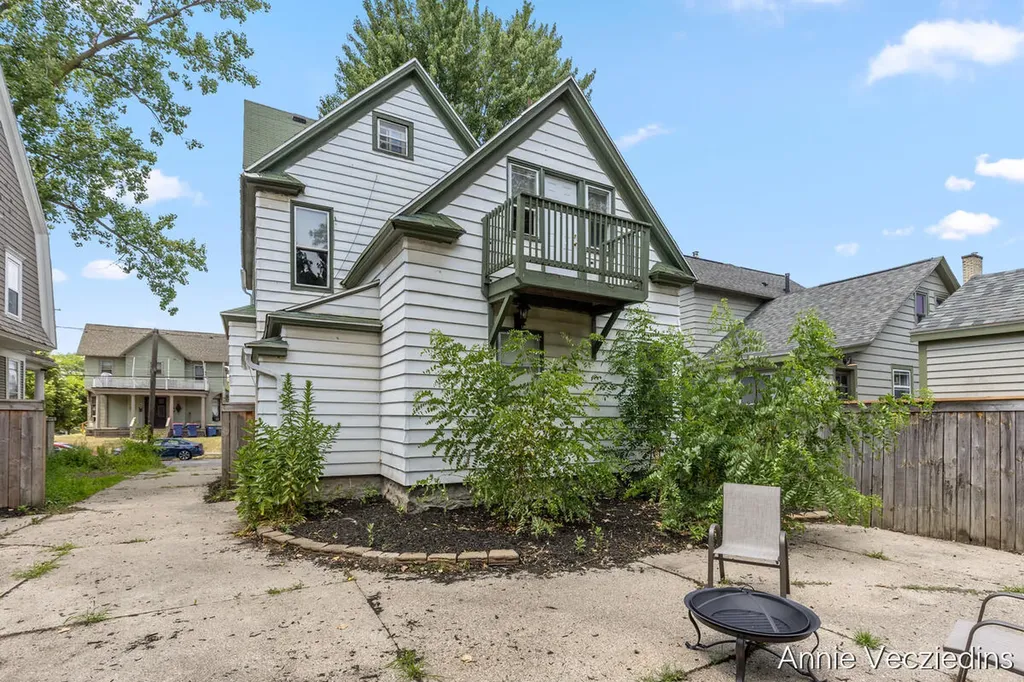 262 Hollister Avenue SE Grand Rapids City MI 49506