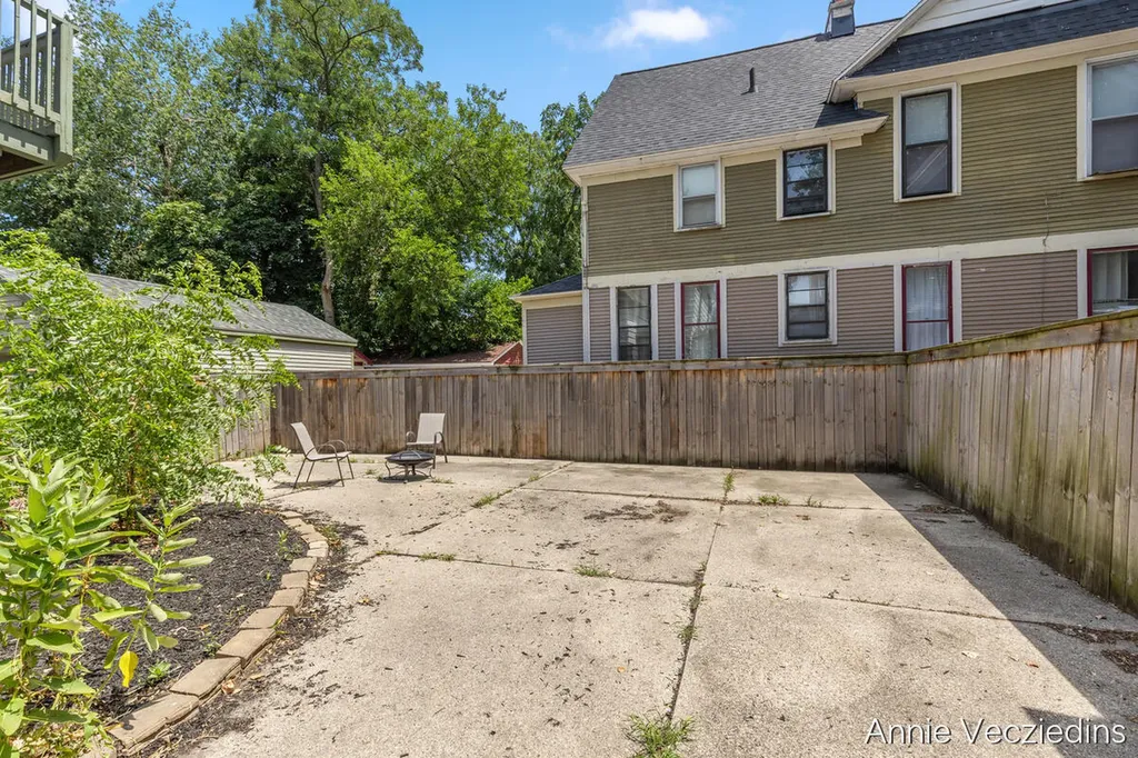 262 Hollister Avenue SE Grand Rapids City MI 49506