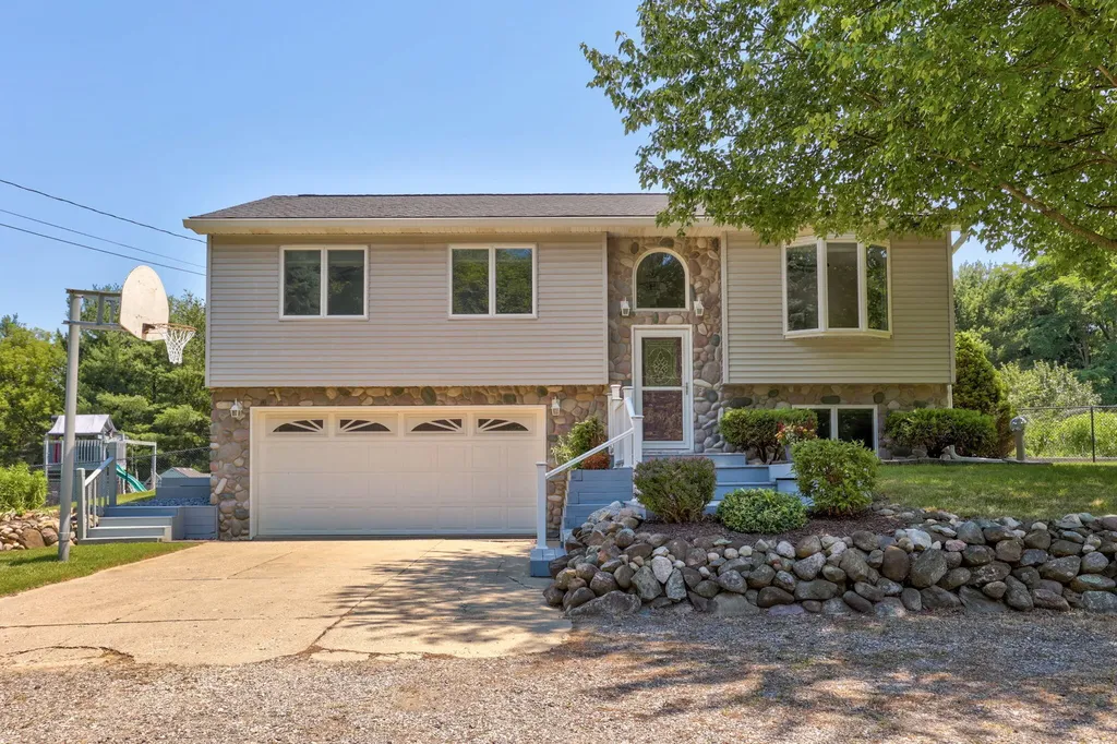 9280 Denton Hill Road Tyrone Township MI 48430