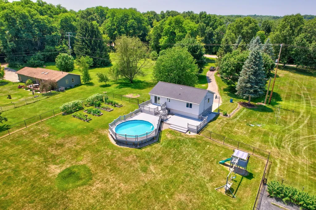 9280 Denton Hill Road Tyrone Township MI 48430