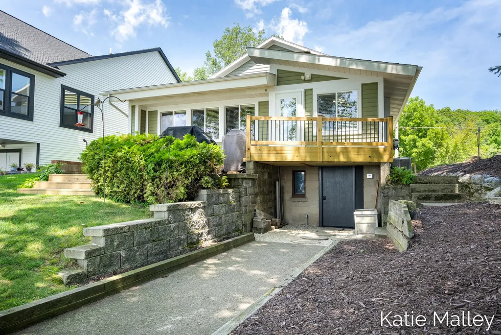 7353 Davies Drive NE Cannon Township MI 49341