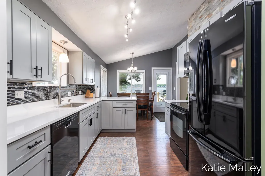 7353 Davies Drive NE Cannon Township MI 49341
